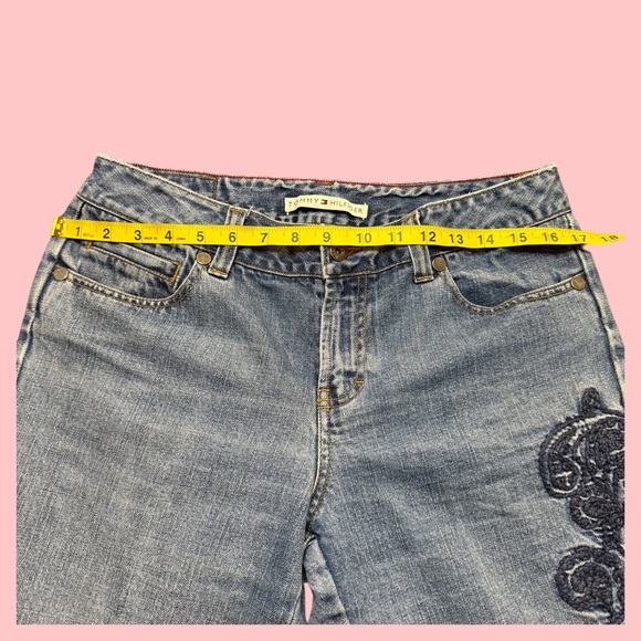 Y2K Tommy Hilfiger embroidered Capris - Picture 4 of 8